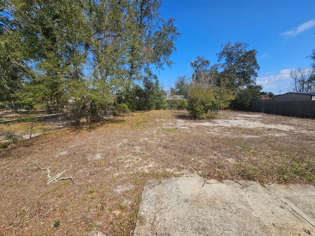 Building Photo - Cozy 3Bed/2Ba Brick Home Convenient to Shopping, Dining & Tyndall AFB! *1/2 OFF 1st Month's Rent!*