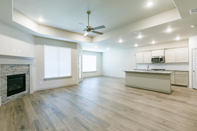 Building Photo - Wonderful 3/2 in Wolfforth!!!