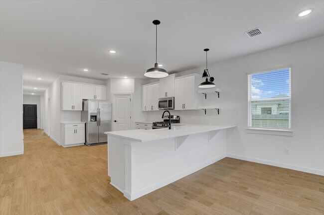 Building Photo - 8438 Bay Rdg Cir
