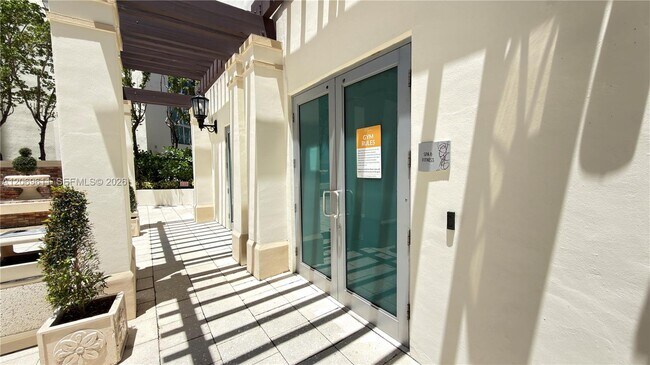 Building Photo - 150 Sunny Isles Blvd