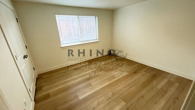 Building Photo - 660 S 800 E