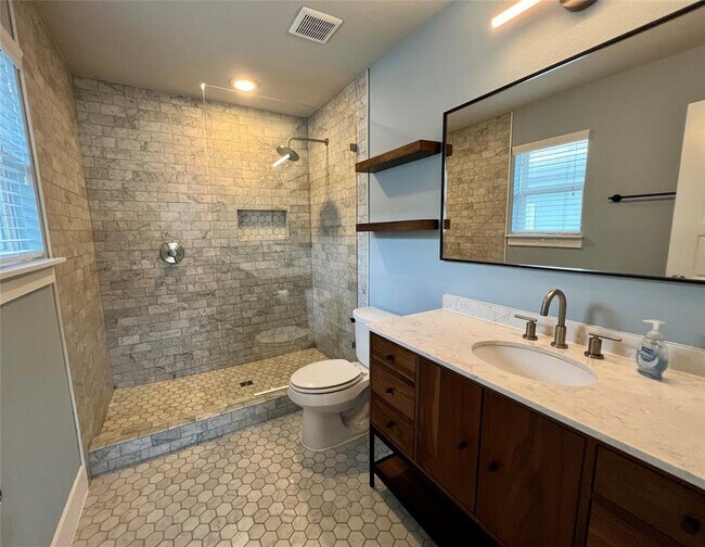 Building Photo - 7415 Wallach St