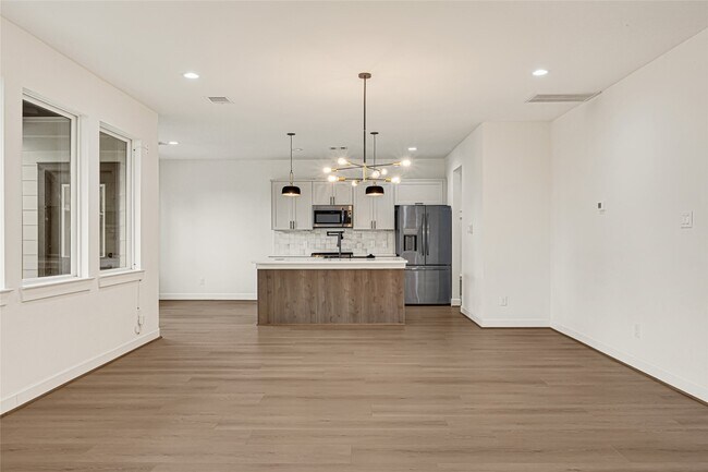 Building Photo - 3613 Gano St