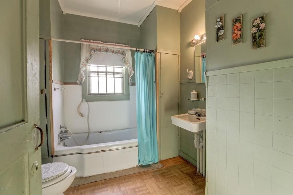 Building Photo - 713 St Jude Ave