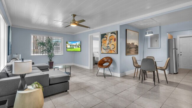 Building Photo - 401 Hibiscus Ave
