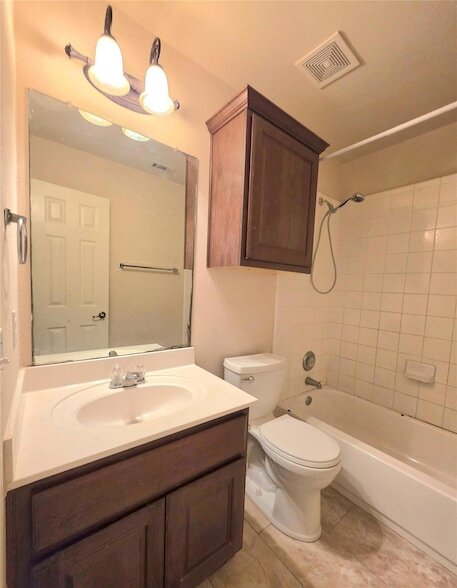 Building Photo - 2215 Conway Cove