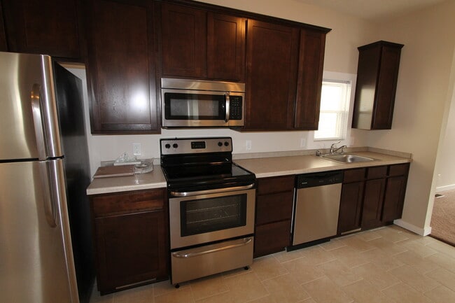 Building Photo - Fully Remodeled 3 Bedroom House!
