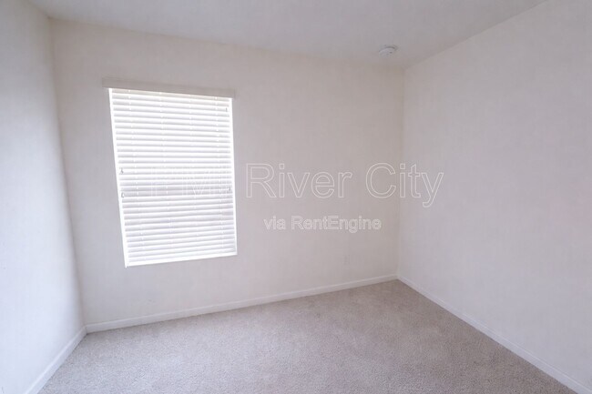 Building Photo - 12154 Alexandra Dr