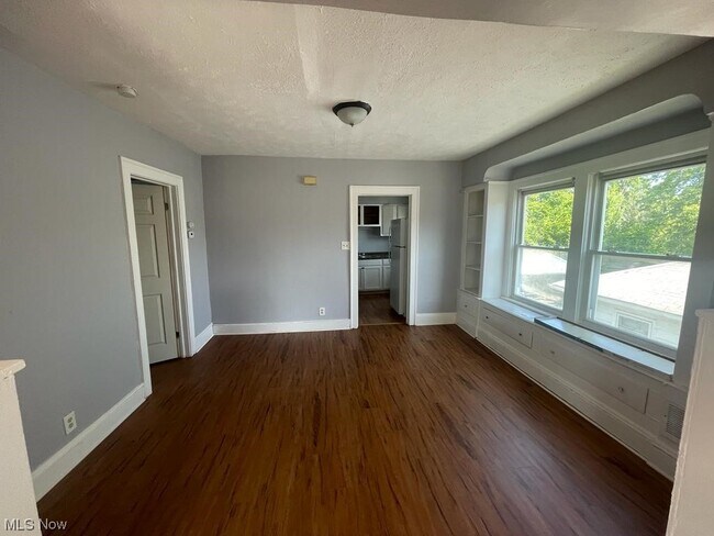 Building Photo - 3790 E 146th St