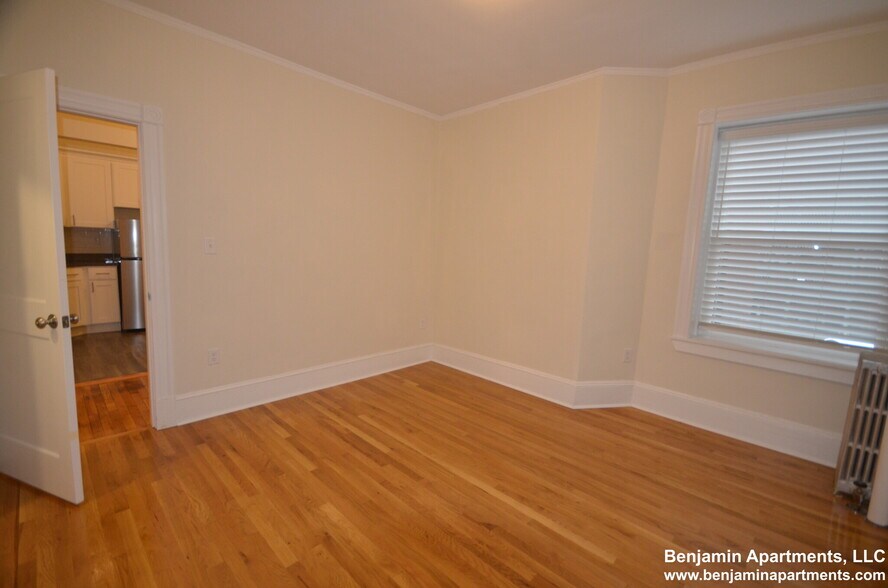 Building Photo - 1595 Beacon St