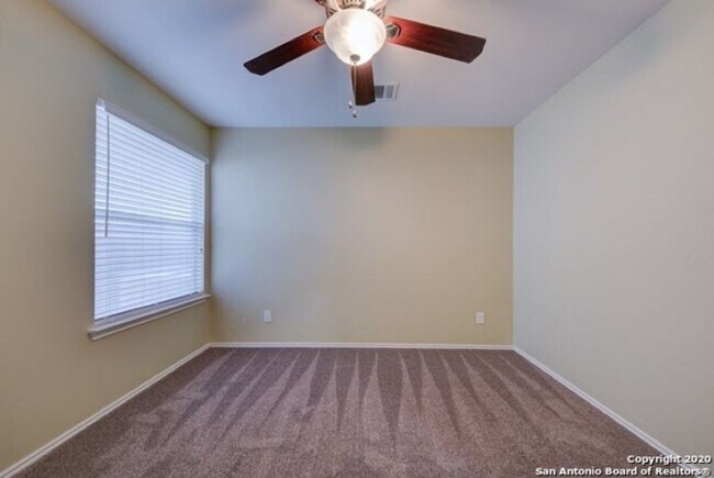 Building Photo - 3 Bedroom/2 Bath Wildhorse Subdivision
