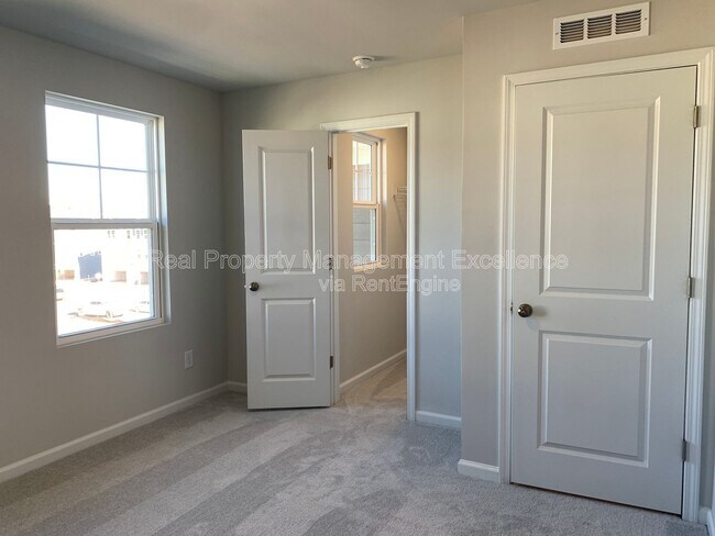 Building Photo - 473 Carolina Spgs Blvd