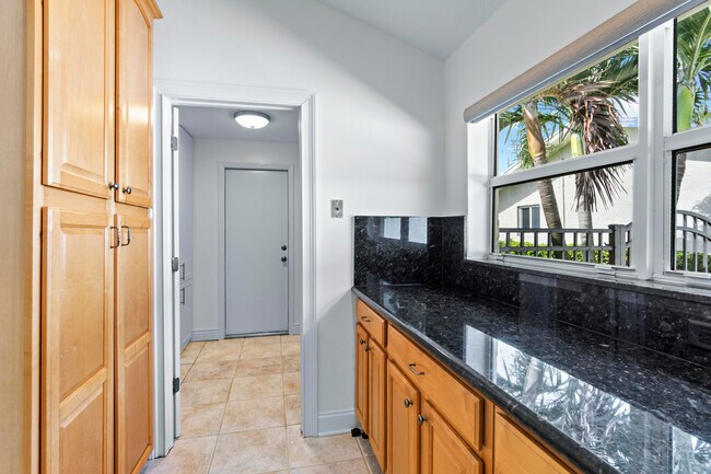 Building Photo - 4545 Brandywine Dr