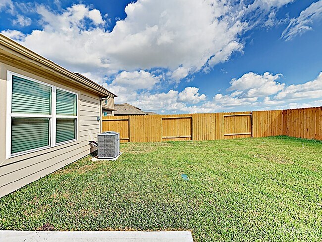 Building Photo - 733 Totem Trail Dr