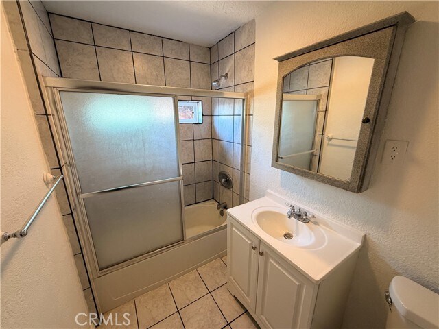Building Photo - 258 E Hl