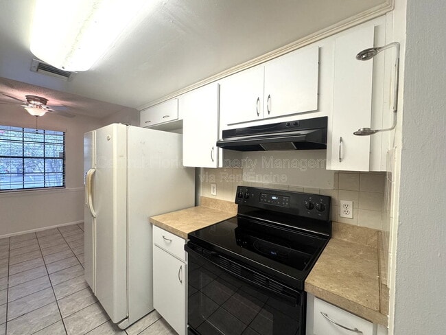 Building Photo - 4589 Lighthouse Cir