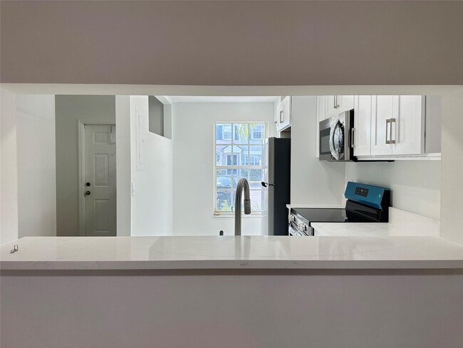 Building Photo - 5503 Pageant Pl