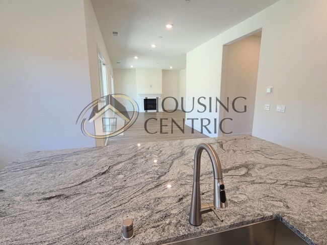 Building Photo - Luxurious Newer Construction Rental Home I...