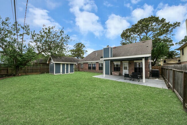 Building Photo - 12334 Misty Laurel Dr