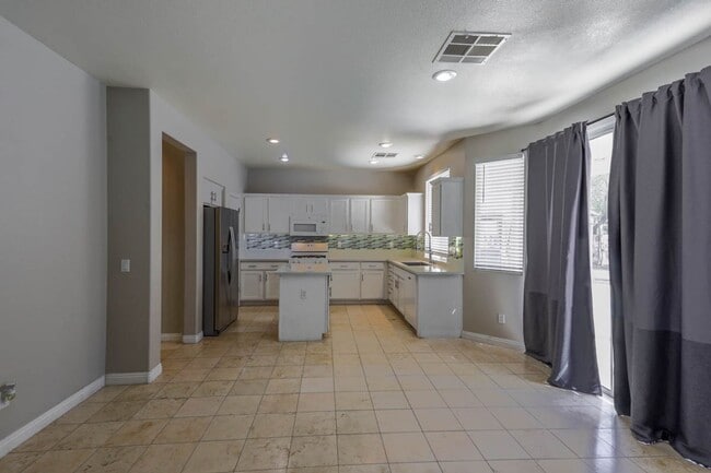 Building Photo - Beautiful North West Las Vegas 4 Bedroom P...