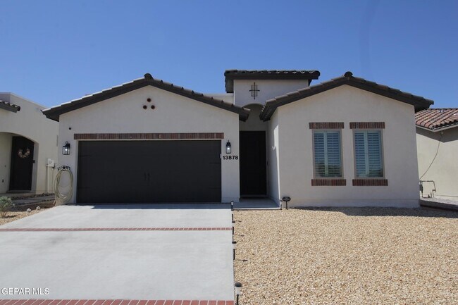 Building Photo - 13878 Paseo Central Ave
