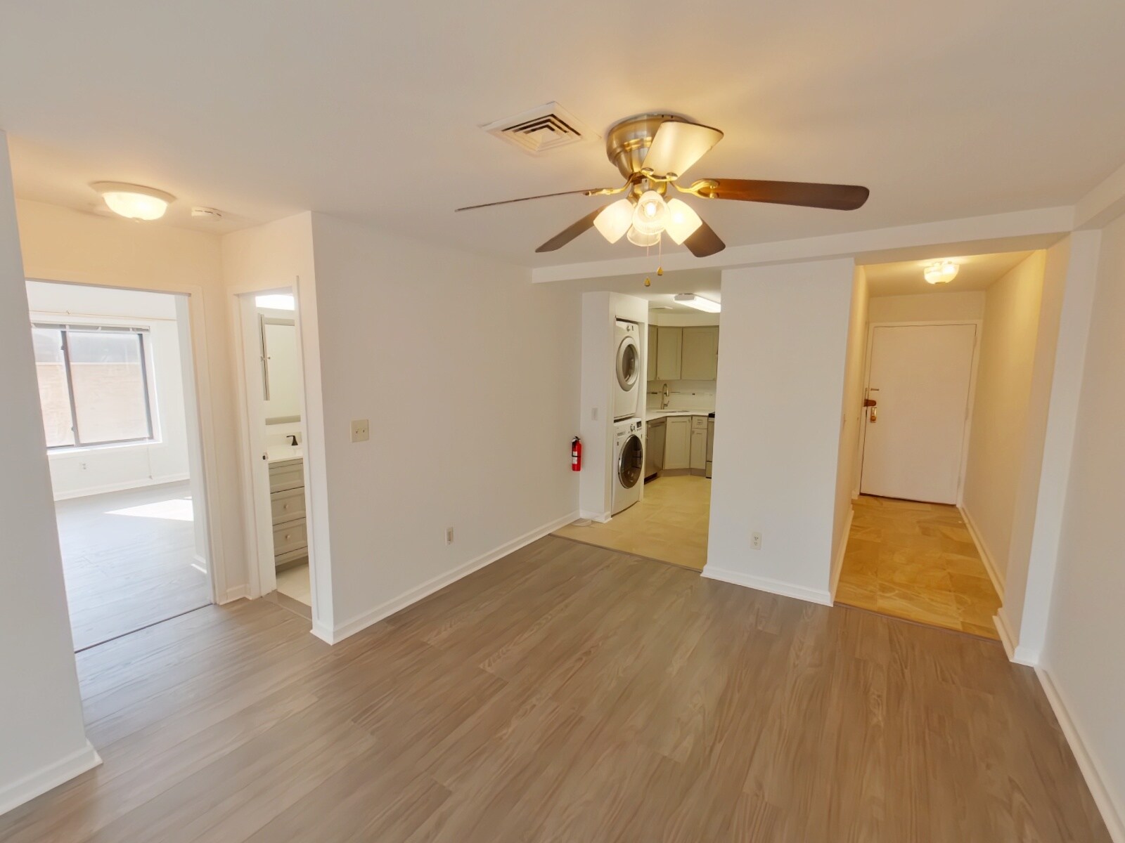 Building Photo - 99 Teaneck Rd