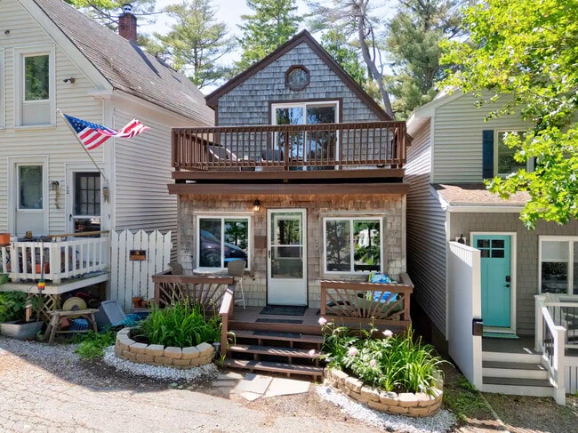 Building Photo - 10 Prospect St