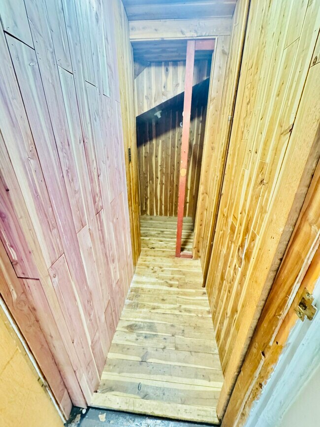 Building Photo - 74 Vernon St