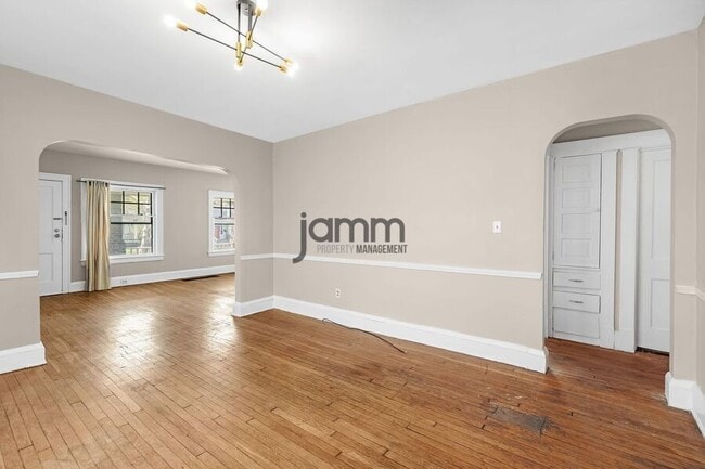 Building Photo - 1695 Glenmont Rd