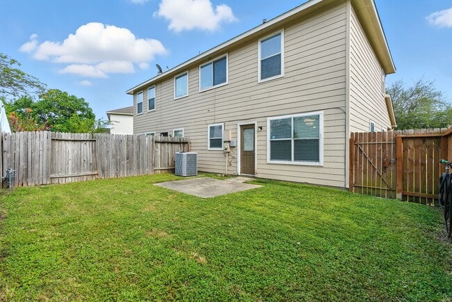 Building Photo - 5010 Kale Ct