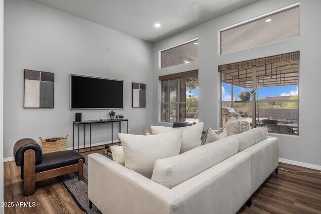 Building Photo - 7474 E Red Bird Rd