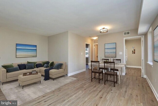 Building Photo - 1322 Fort Myer Dr