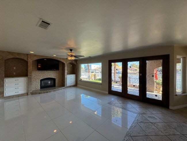 Building Photo - Stunning Waterfront Home in Spring Valley Lake!