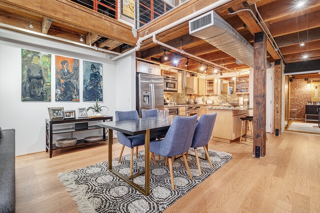Building Photo - 650 Delancey St