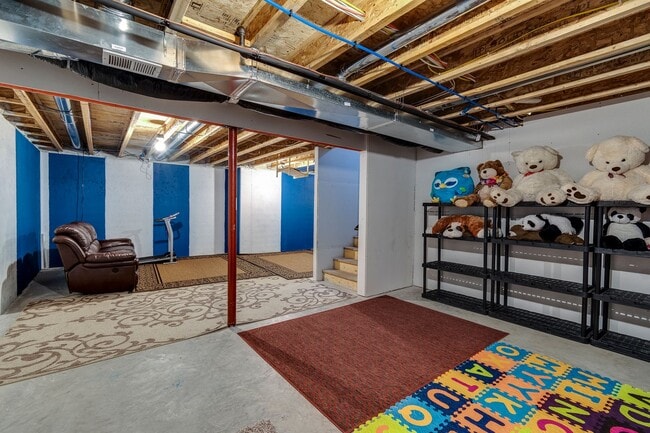 Building Photo - Professionally Managed Home in Convenient ...