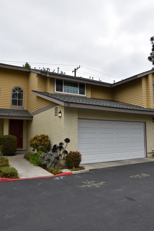 Building Photo - 630 W Palm Ave