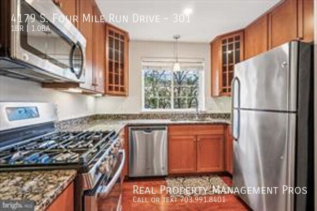 Building Photo - 4179 S Four Mile Run Dr