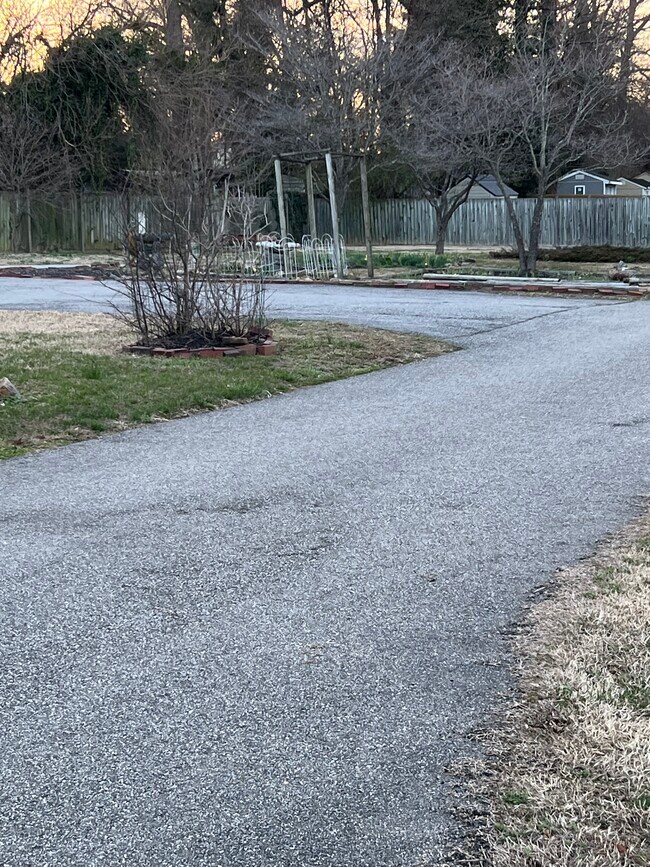 Building Photo - 4311 Warwick Rd