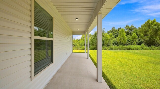 Building Photo - 7211 Kenilworth Crossing Ave