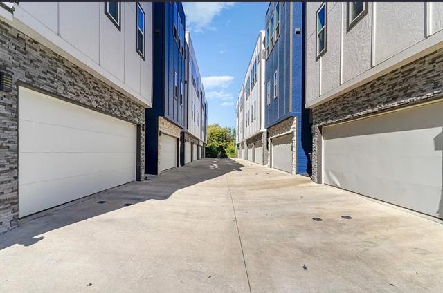 Building Photo - 2239 Lovedale Ave