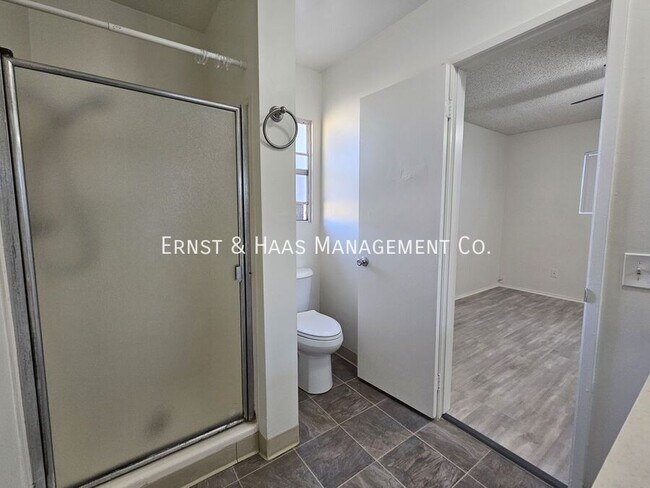 Building Photo - 282 Molino Ave