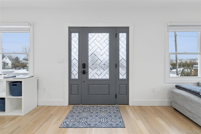 Building Photo - 10 Sagamore Rd