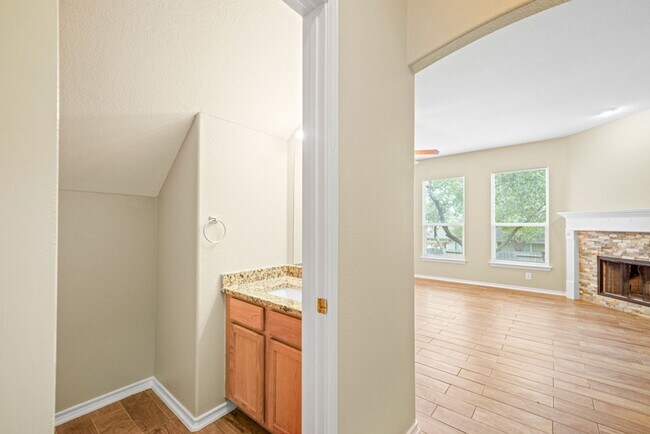 Building Photo - 137 Red Hawk Ridge