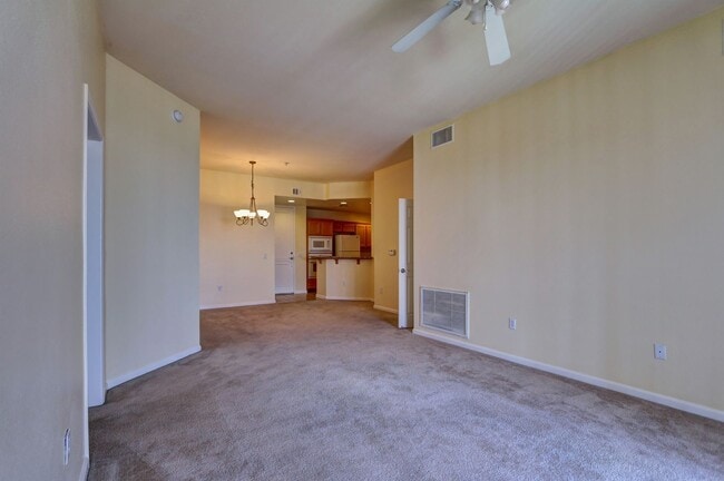 Building Photo - FANTASTIC GUARD GATED COMMUNITY IN PARK AVENUE.