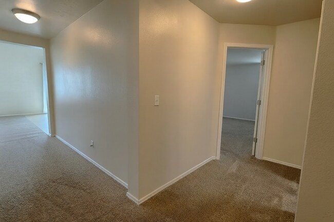 Building Photo - 25 S Shumway Ave