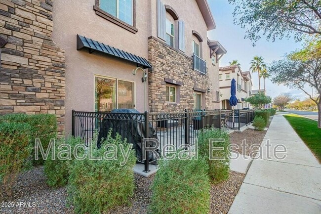 Building Photo - 1918 E Bridgeport Pkwy