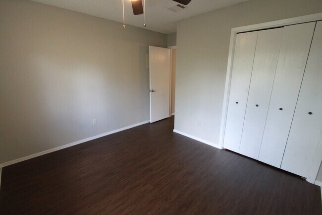 Building Photo - 11603 Poplar Cove