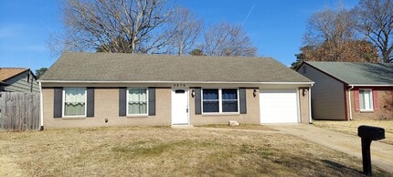 Building Photo - Magic Hollow