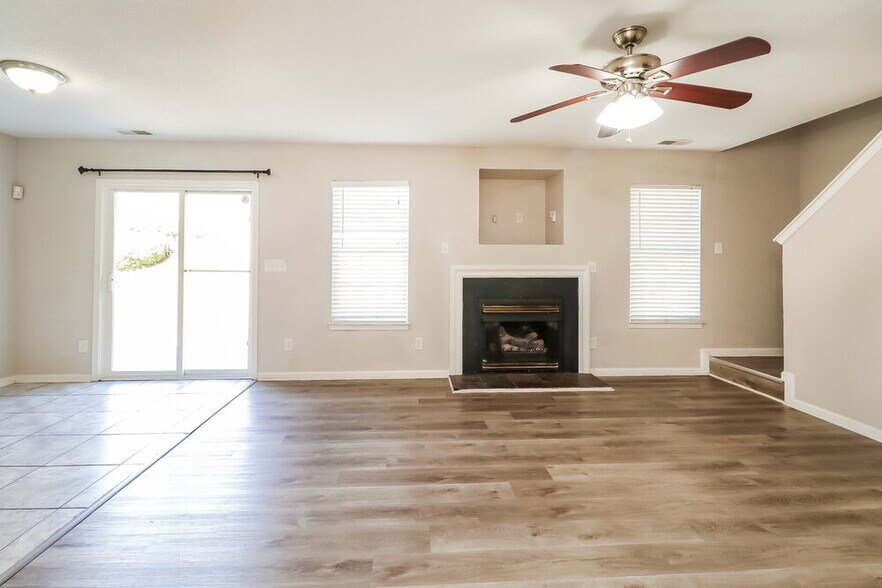 Building Photo - 4929 Patricia Ann Ln