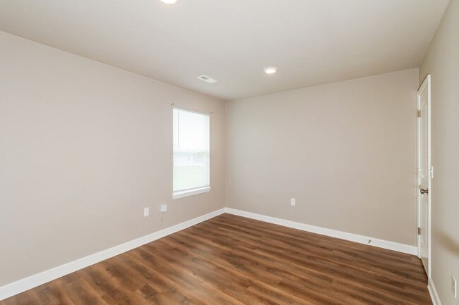 Building Photo - 3 BR/2BA | Newly Renovated Single Family Home | 1-Car Garage | Front yard!